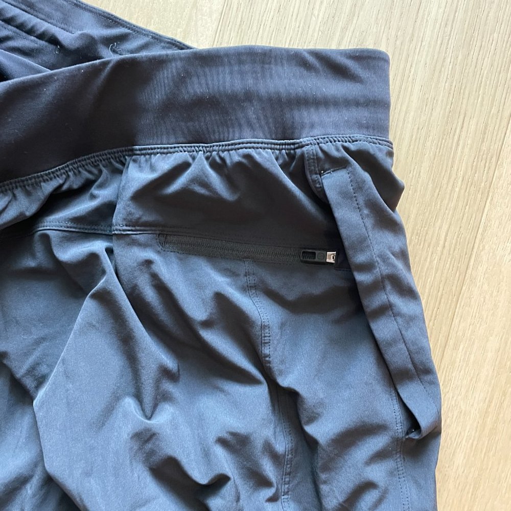 Lululemon Large Pace Breaker Lined Short 9" - Picture 5 of 10